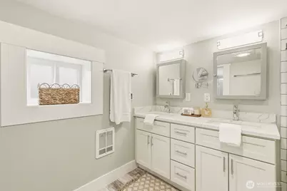 106 N 100th Street, Seattle, WA 98133 - Photo 17