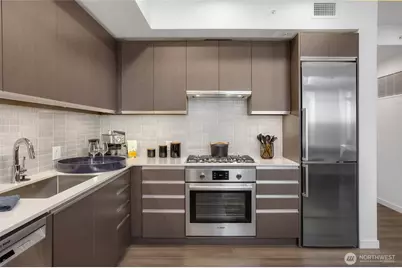 800 Columbia Street #1015, Seattle, WA 98104 - Photo 3