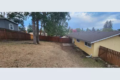 11901 Ainsworth Avenue S, Tacoma, WA 98444 - Photo 23