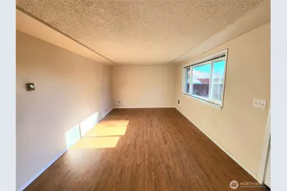 11901 Ainsworth Avenue S, Tacoma, WA 98444 - Photo 11