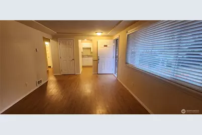 11901 Ainsworth Avenue S, Tacoma, WA 98444 - Photo 7
