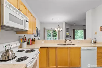 12118 NE 171st Place #E203, Bothell, WA 98011 - Photo 9