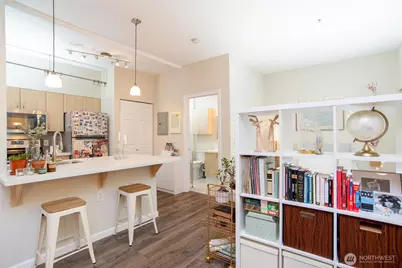 812 5th Avenue N #102, Seattle, WA 98109 - Photo 9
