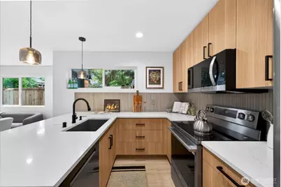 8510 15th Avenue NE, Seattle, WA 98115 - Photo 9