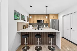 8510 15th Ave NE, Seattle, WA 98115 - Photo 7