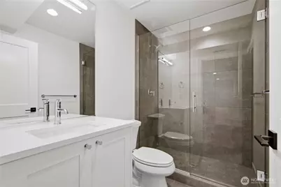 12109 NE 105th St, Kirkland, WA 98033 - Photo 31