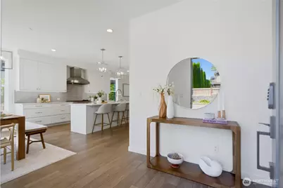 12109 NE 105th St, Kirkland, WA 98033 - Photo 3