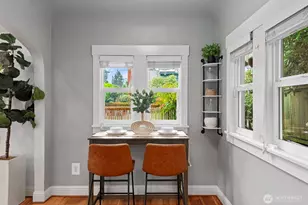 1516 NE 96th St, Seattle, WA 98115 - Photo 9