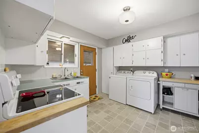 1209 Grover Street, Lynden, WA 98264 - Photo 13