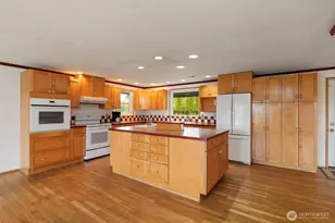 2633 Ivy St, Port Townsend, WA 98368 - Photo 9