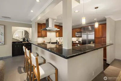 2565 Dexter Avenue N #401, Seattle, WA 98109 - Photo 15