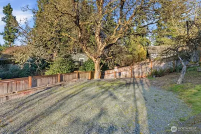 18111 84th Avenue W, Edmonds, WA 98026 - Photo 37