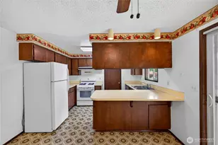 113 N Hawthorne St, Burlington, WA 98233 - Photo 9