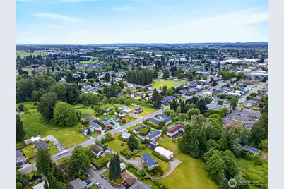 113 N Hawthorne Street, Burlington, WA 98233 - Photo 3