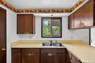 113 N Hawthorne St, Burlington, WA 98233 - Photo 5