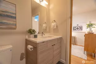4413 Meridian Ave N, Seattle, WA 98103 - Photo 23