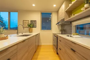 4413 Meridian Ave N, Seattle, WA 98103 - Photo 7