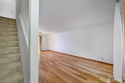313 10th St #2B, Snohomish, WA 98290 - Photo 3
