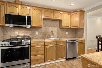 4727 W Lake Sammamish Parkway SE #B201, Issaquah, WA 98027 - Photo 9