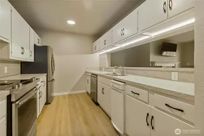 2021 N Laventure Road #107, Mount Vernon, WA 98273 - Photo 9