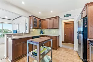 2025 Boylston Ave E, Seattle, WA 98102 - Photo 9