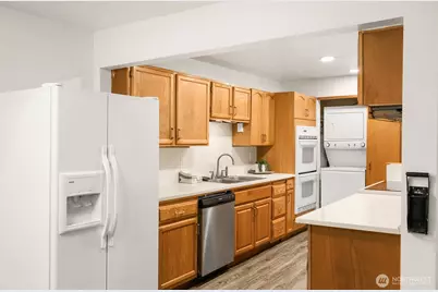 1019 156th Avenue NE #B2, Bellevue, WA 98007 - Photo 9