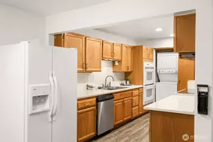 1019 156th Ave NE, Bellevue, WA 98007 - Photo 9