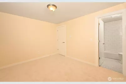 301 W Raye Street #106, Seattle, WA 98119 - Photo 17