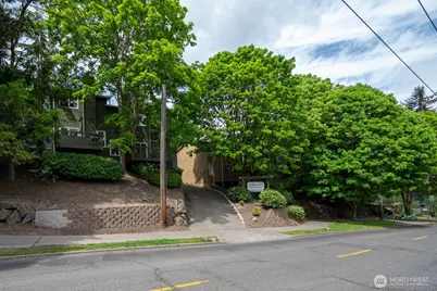 301 W Raye Street #106, Seattle, WA 98119 - Photo 31