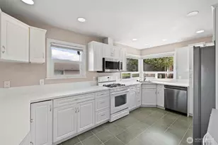 126 W 14th St, Port Angeles, WA 98362 - Photo 17