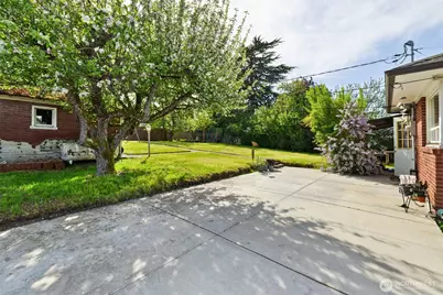 126 W 14th Street, Port Angeles, WA 98362 - Photo 33