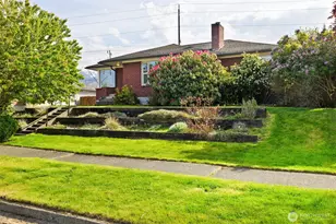 126 W 14th St, Port Angeles, WA 98362 - Photo 1