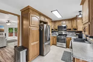 12410 SE 210th St, Kent, WA 98031 - Photo 11