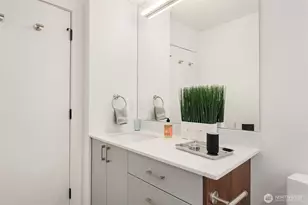 633 13th Ave E, Seattle, WA 98102 - Photo 15