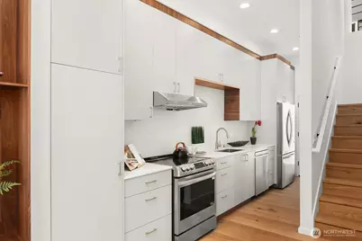 633 13th Avenue E, Seattle, WA 98102 - Photo 9
