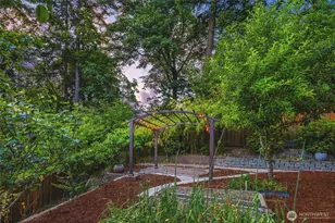 12218 NE 203rd St, Bothell, WA 98011 - Photo 35
