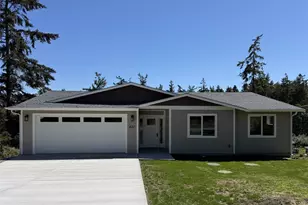 621 La Fiesta St, Coupeville, WA 98239 - Photo 1