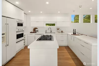 1023 14th Place W, Kirkland, WA 98033 - Photo 5