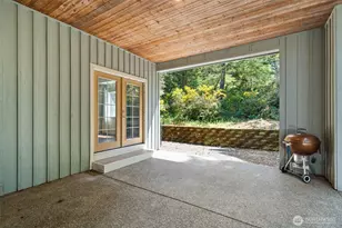 300 E Hillside Dr, Belfair, WA 98528 - Photo 29