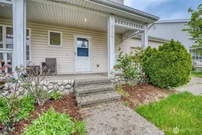 3904 NE 5th Place, Renton, WA 98056 - Photo 3