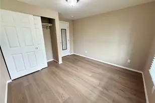 11049 18th Ave SW, Seattle, WA 98146 - Photo 9