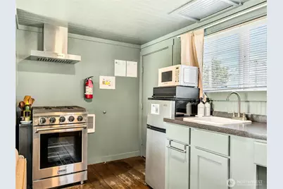 105 Ocean Beach Boulevard S #8, Long Beach, WA 98631 - Photo 3