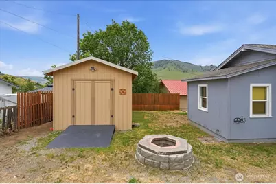608 N Bradley Street, Chelan, WA 98816 - Photo 23