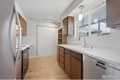 8516 196th Street SW #204, Edmonds, WA 98026 - Photo 5