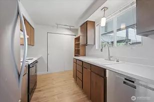 8516 196th Street SW, Edmonds, WA 98026 - Photo 5