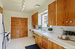 4812 SW Stevens St, Seattle, WA 98116 - Photo 11