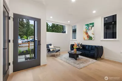 12032 Hiram Place NE, Seattle, WA 98125 - Photo 3