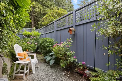 707 W Bertona Street, Seattle, WA 98119 - Photo 39