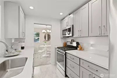 707 W Bertona Street, Seattle, WA 98119 - Photo 23