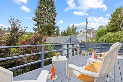 707 W Bertona Street, Seattle, WA 98119 - Photo 33